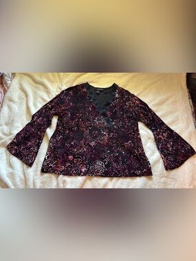 Vintage Venezia Black Velvet Burnout Surplice Top with Burgundy and Pink Accents